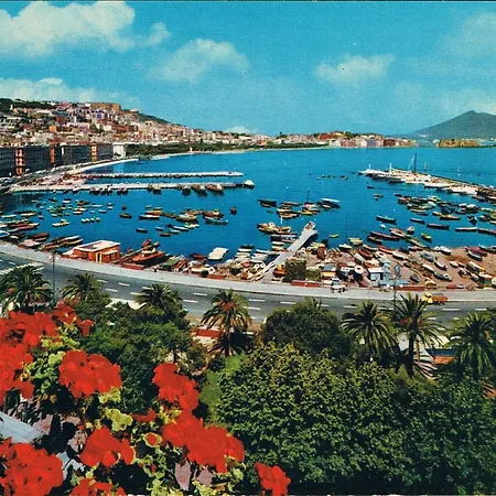 Live Konukevi Napoli