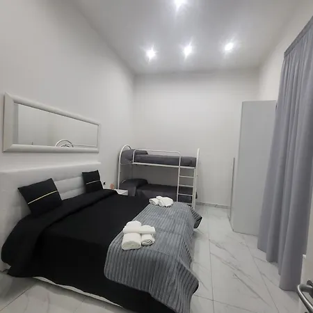 Live 4* Νάπολη