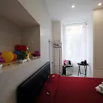 Live 招待所 那不勒斯