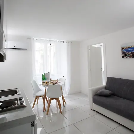 Live Guest house